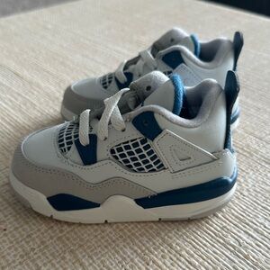 Jordan Kids Sneakers in Blue and White